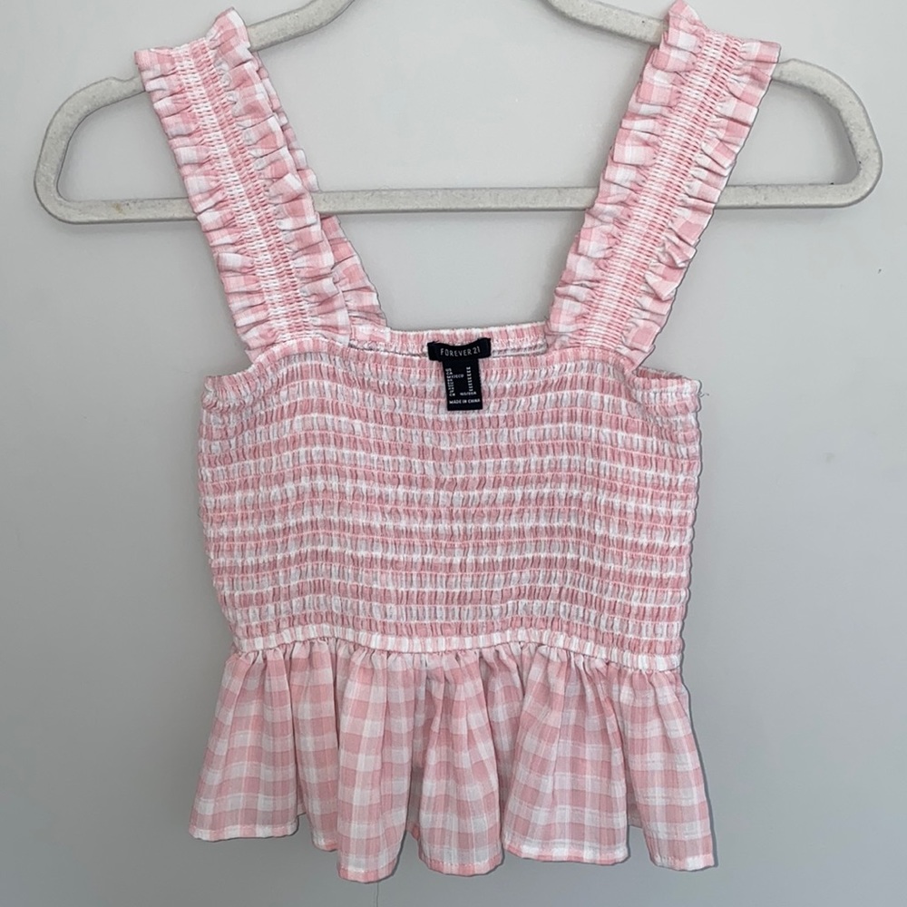 Pink and white checkered, Forever 21, cropped scrunch top. Size Medium